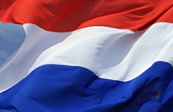 Vlag nederland 100x150 cm gevelvlag incl broekingsband en koord + lus 